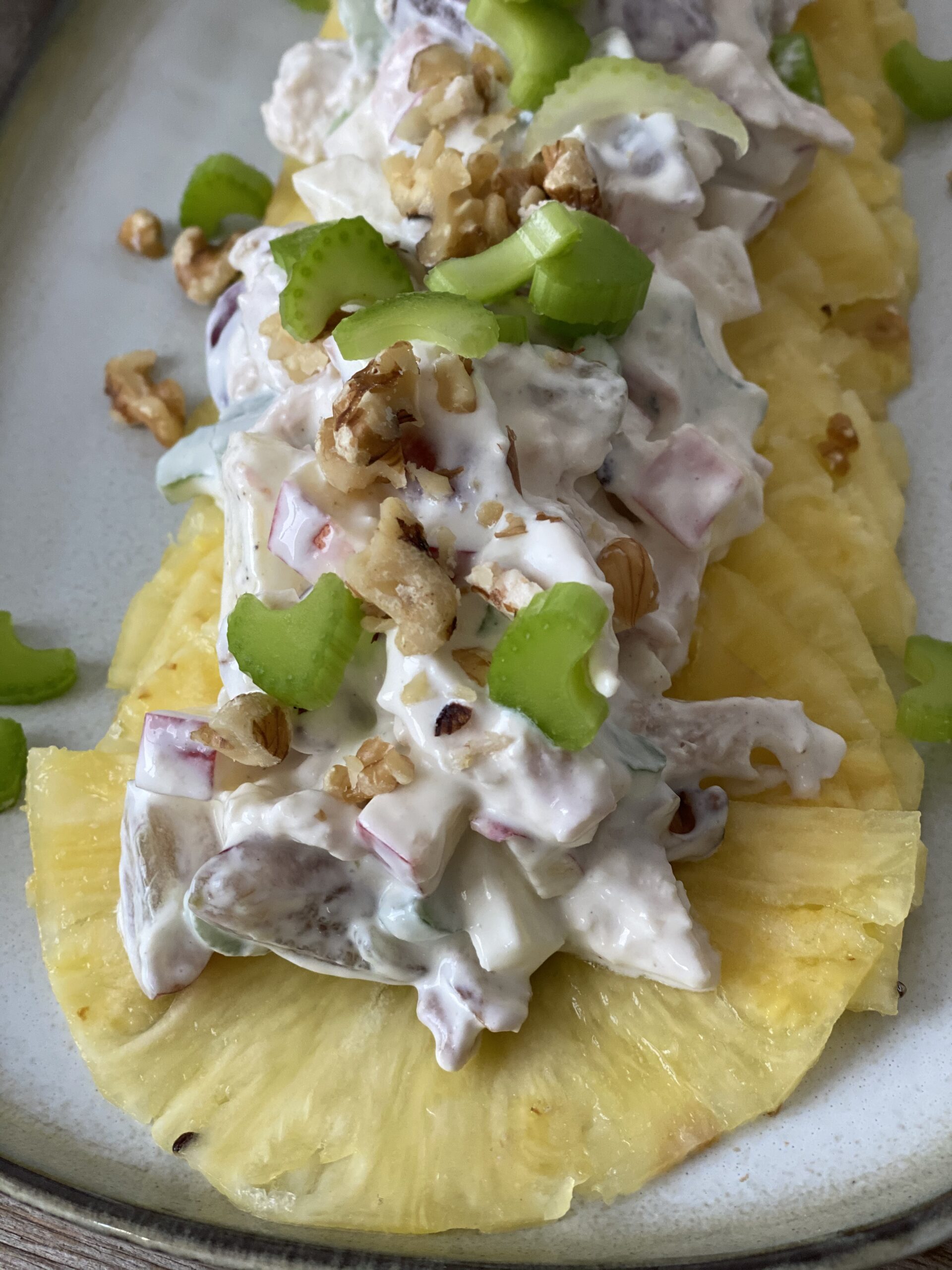 Ananascarpaccio med kyllingesalat