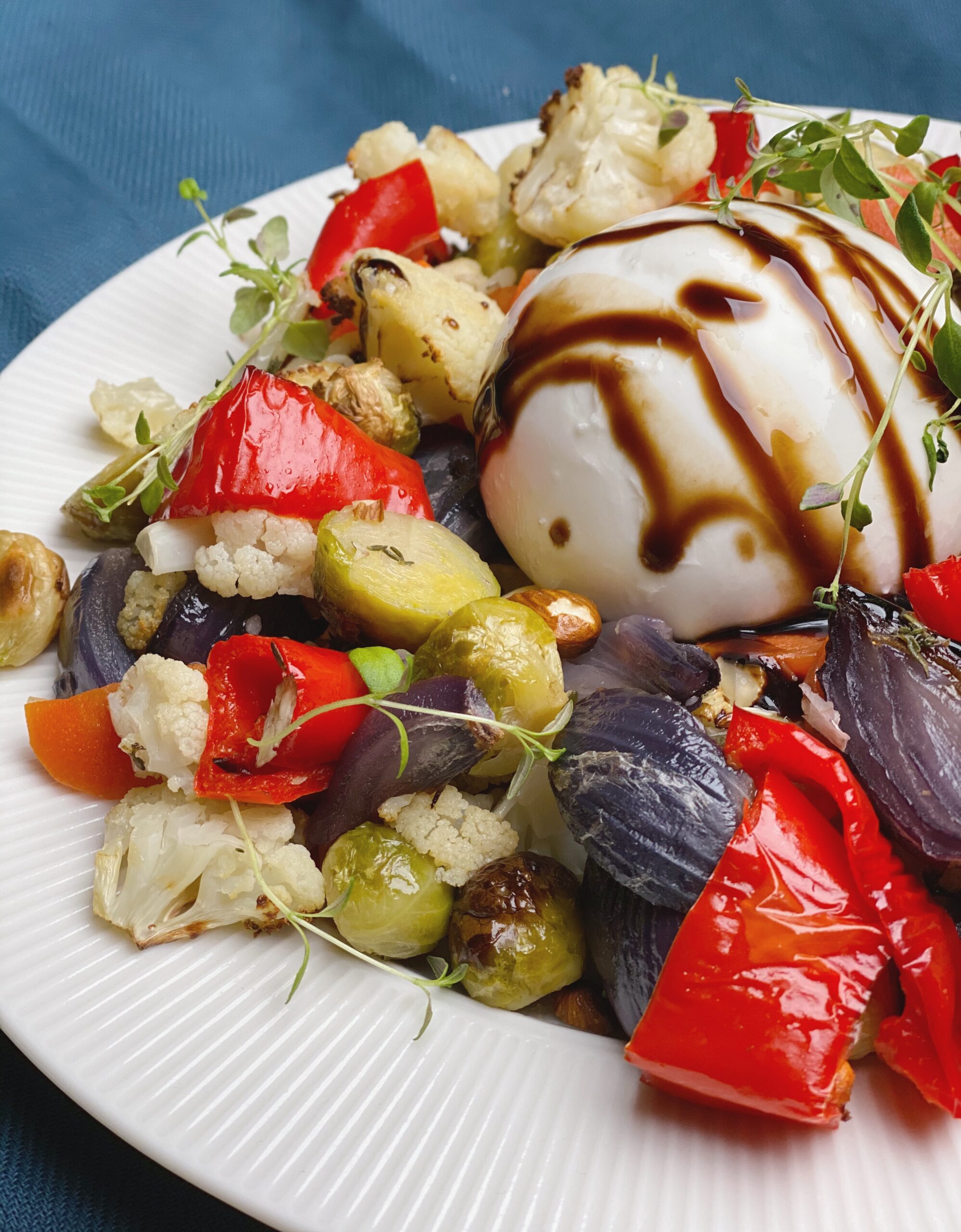 Stegte grønsager med burrata og balsamico glaze