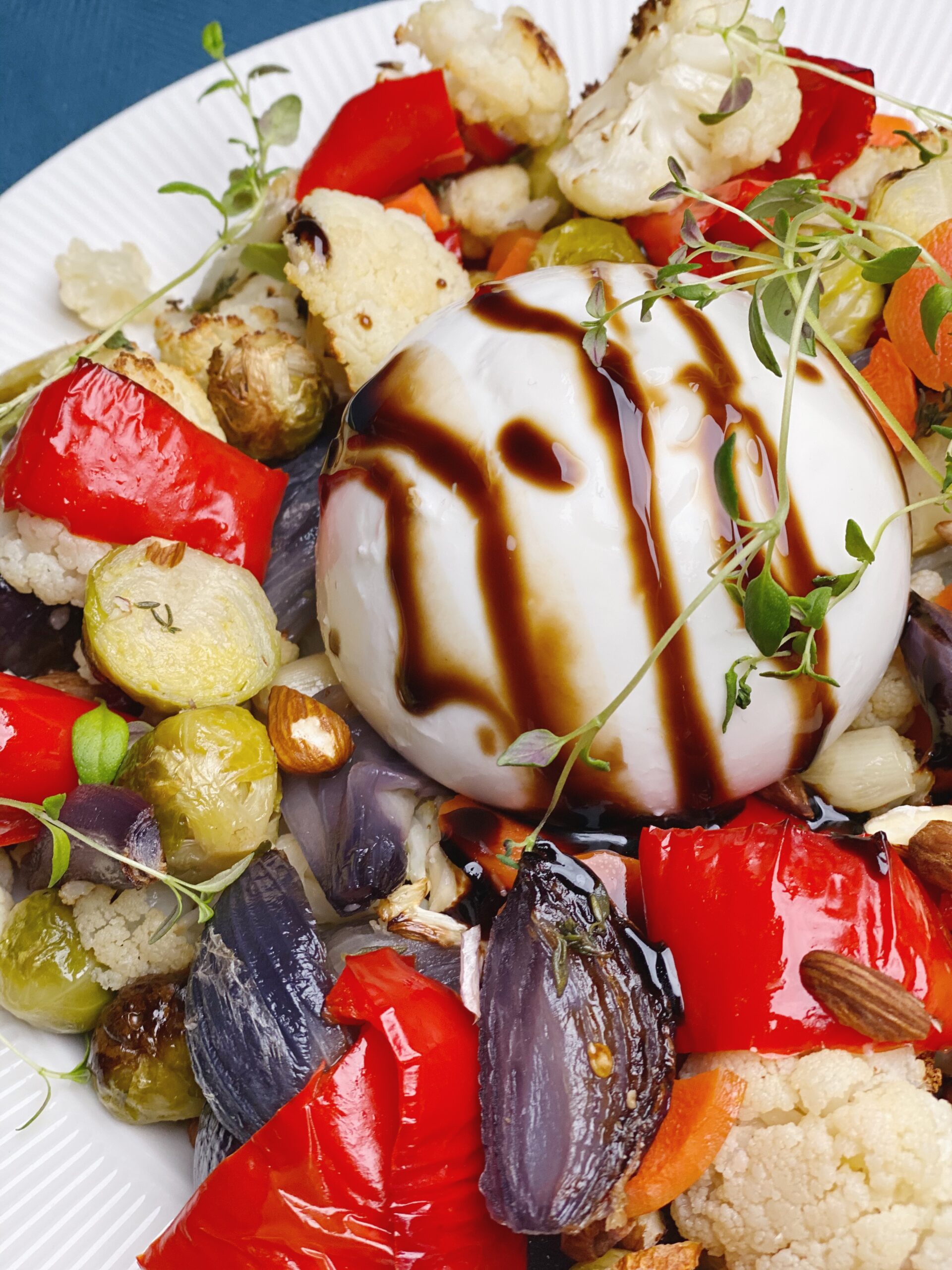 Stegte grønsager med burrata og balsamico glaze