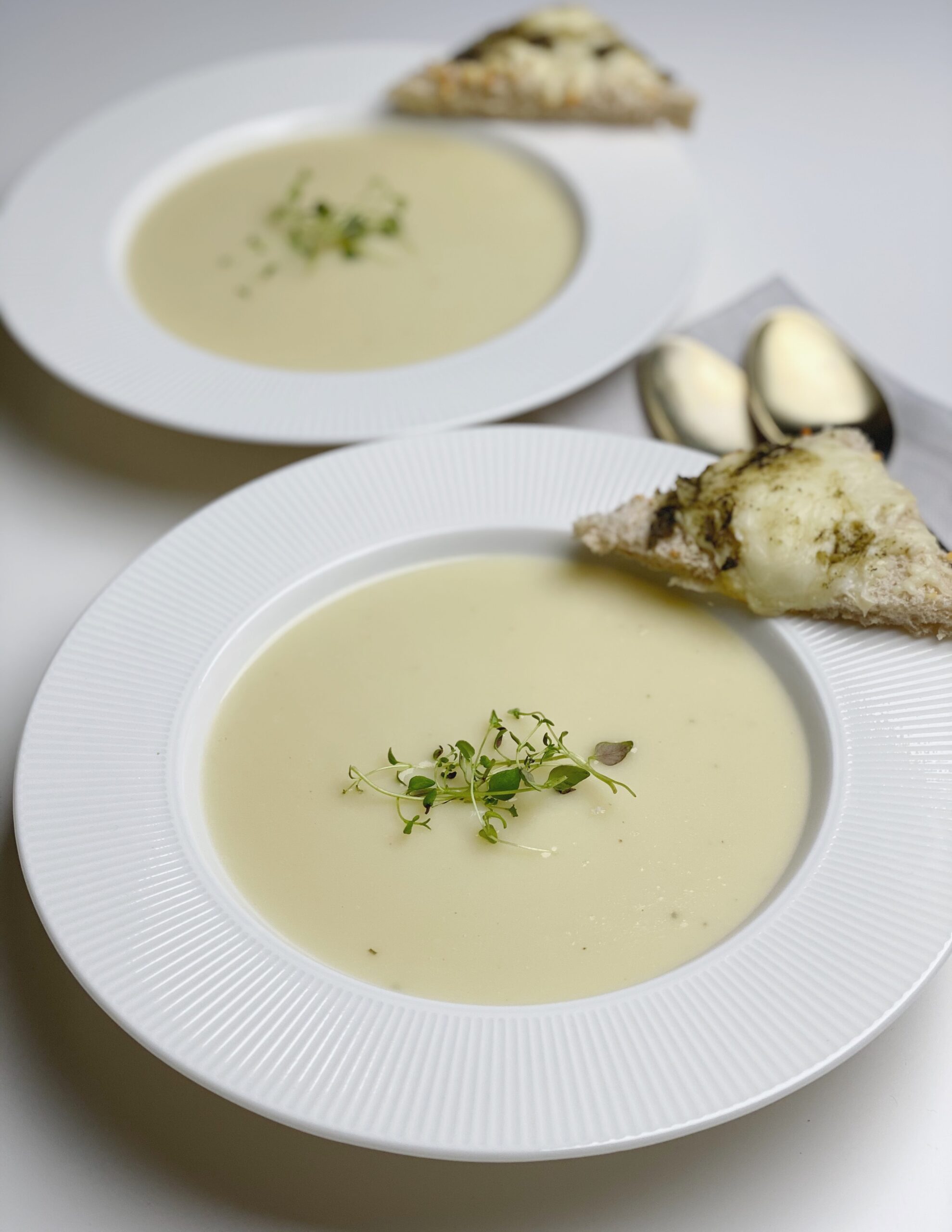 Blomkålssuppe med ostebrød