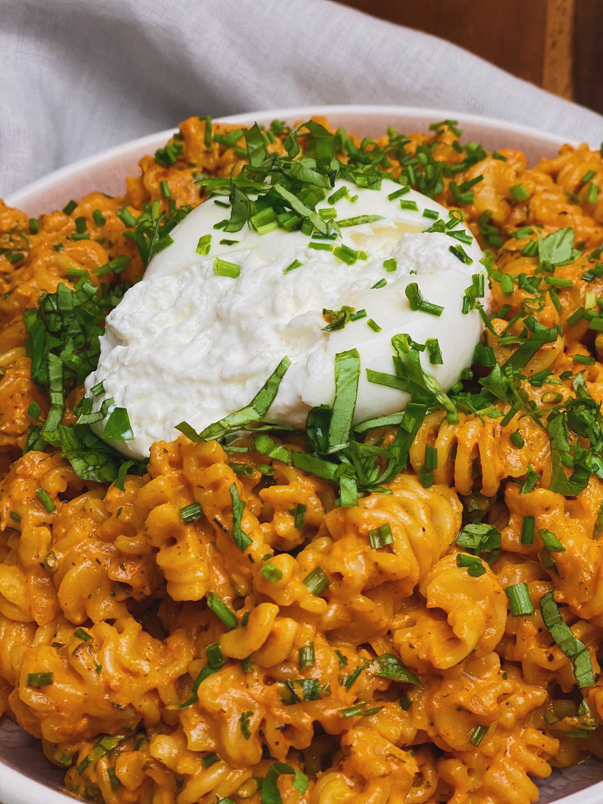 Pasta i tomatsovs med burreta
