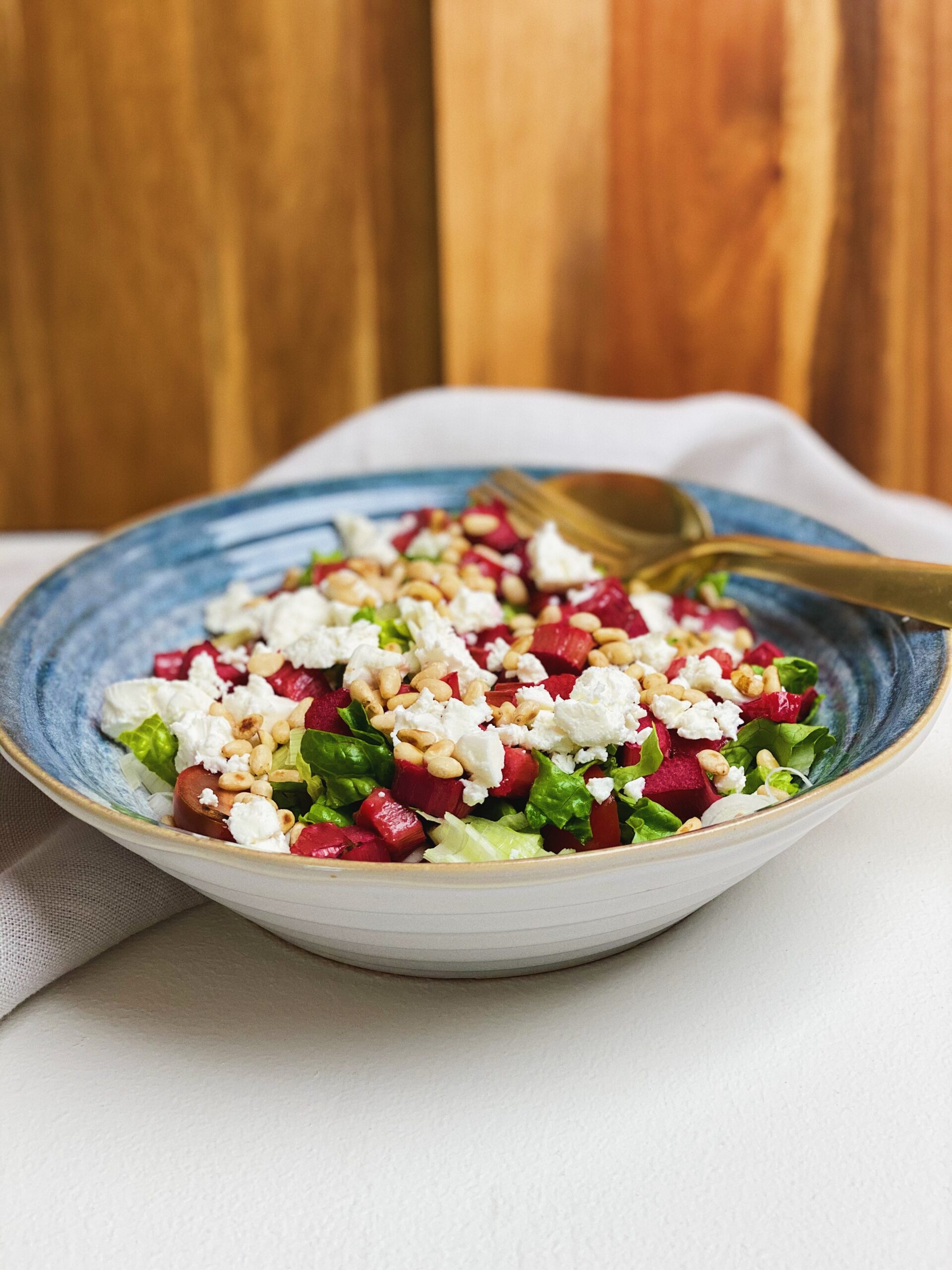 salat med bagte rabarber