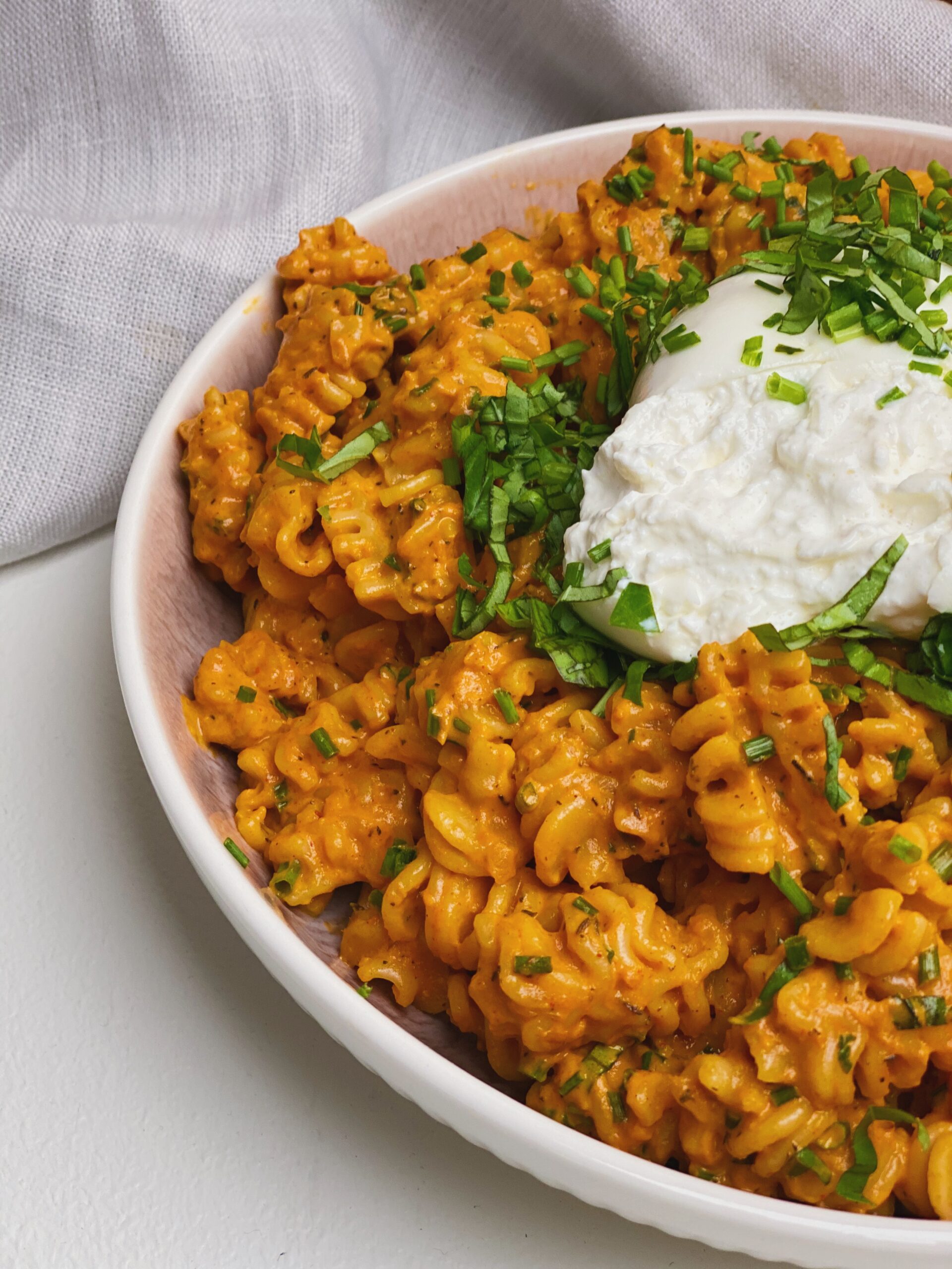 Pasta i tomatsovs med burreta
