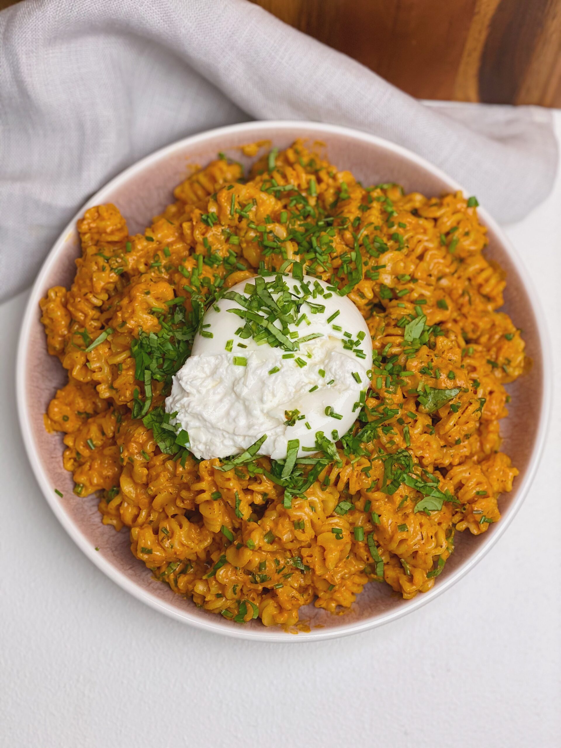 Pasta i tomatsovs med burreta